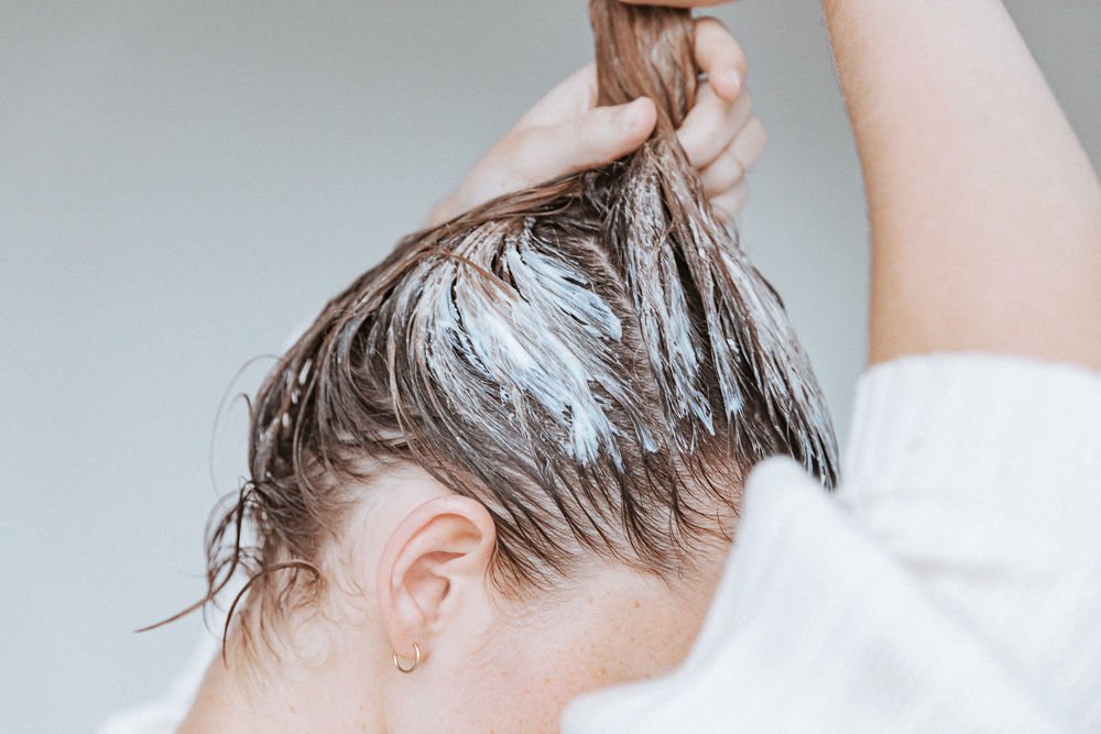 Ủ tóc nhuộm giúp giữ màu lâu hơn