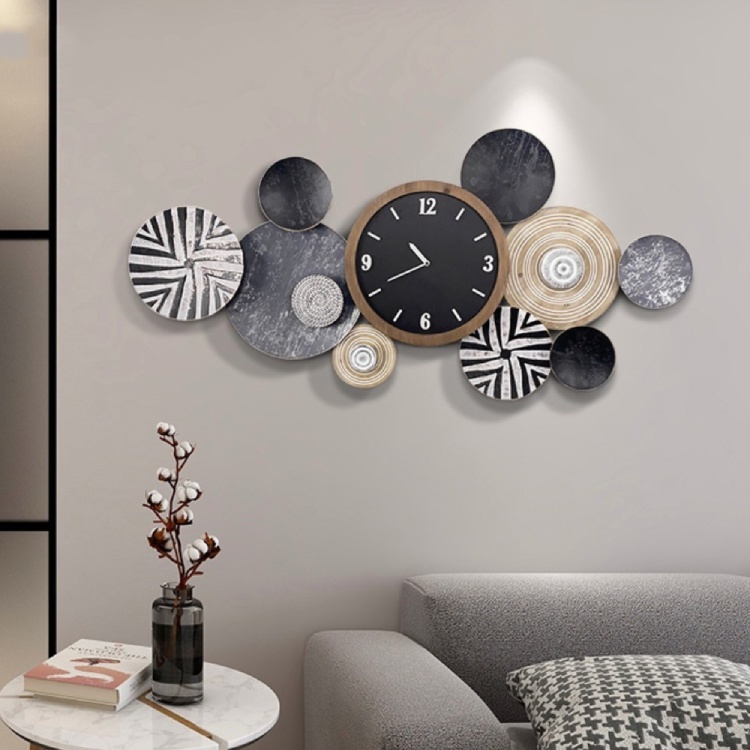 Đồng hồ treo tường trang trí đẹp mắt và phù hợp với không gian sống hoặc làm việc